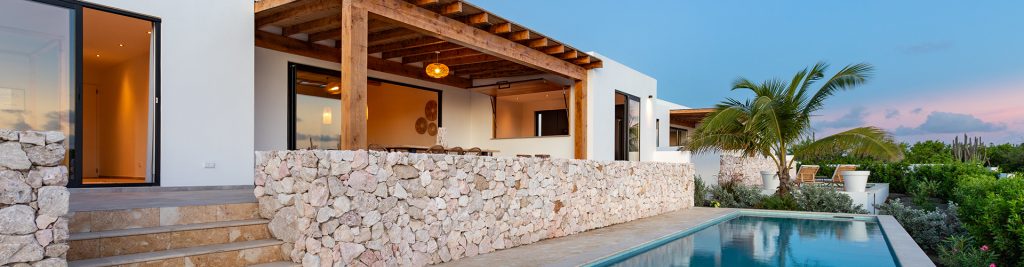 Neu! Luxuriöse Villen im Ibiza-Stil für 8 Personen in einem Mini-Resort mit privatem Pool im ruhigen Viertel Brakkeput in der Nähe von Jan Thiel!