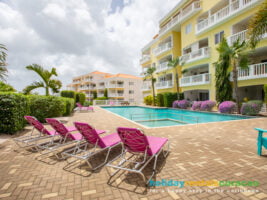 Sonnenliegen Am Pool Des Hill Apartments Blue Bay Resort Curacao