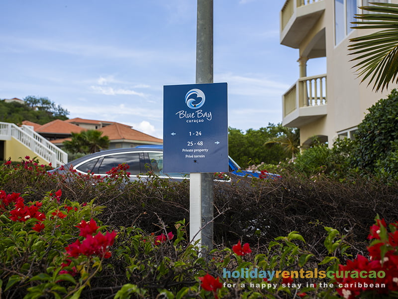 Kostenlose Parkplätze am Eingang der Wohnungtriple tree blue bay golf and beach resort