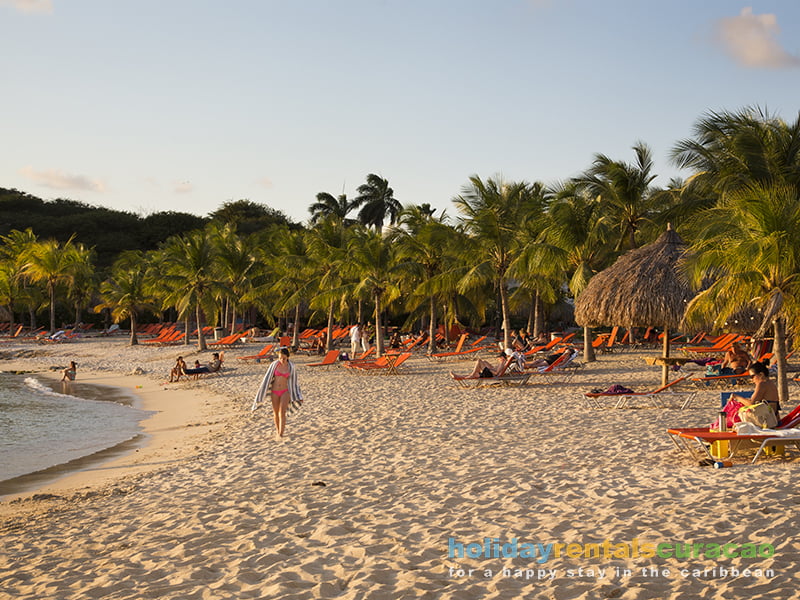 Bei Sonnenuntergang ist es pures Vergnügen im Blue Bay Golf and Beach Resort Curacao