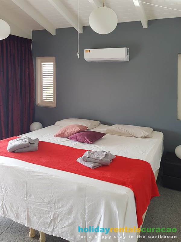 2. Schlafzimmer mit Klimaanlage im Erdgeschoss